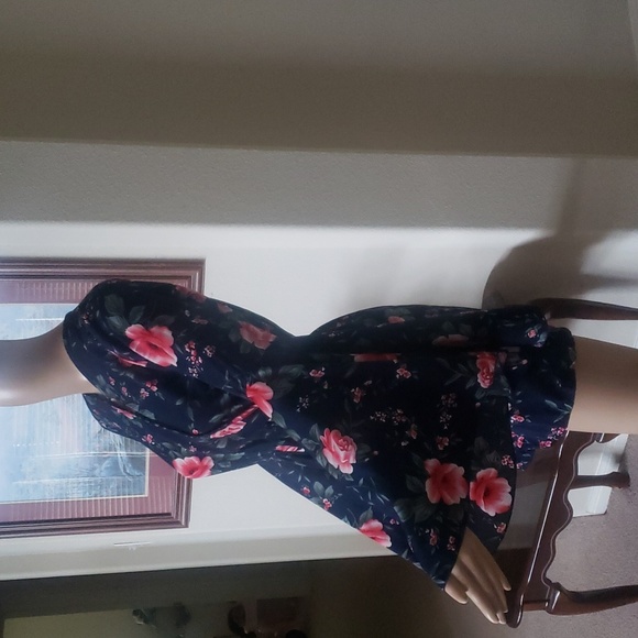 Peyton Bre 16 or woman's size 4 elaborate bell sleeves blue romper vibrant - Picture 4 of 11